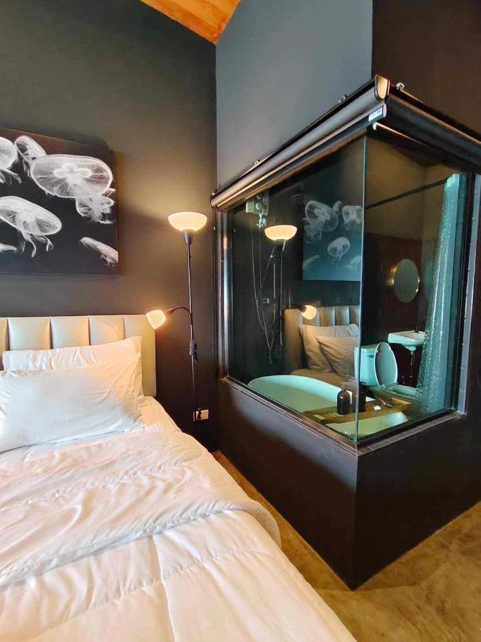 Mr Black & Ms White -Self Check In Accommodation Bangkok Exterior photo