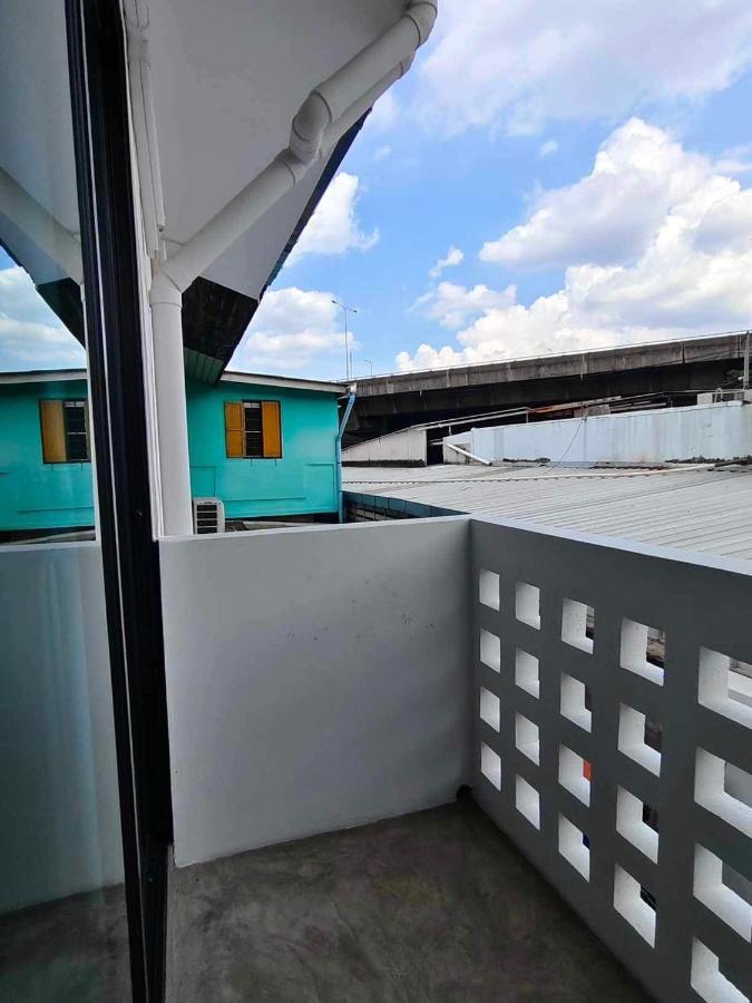 Mr Black & Ms White -Self Check In Accommodation Bangkok Exterior photo