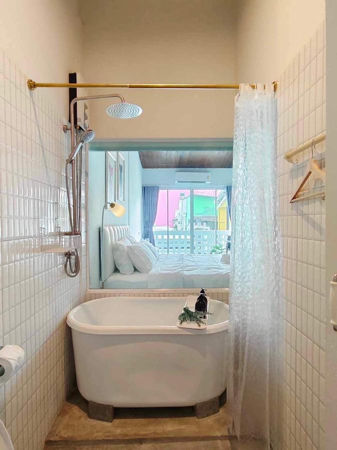 Mr Black & Ms White -Self Check In Accommodation Bangkok Exterior photo