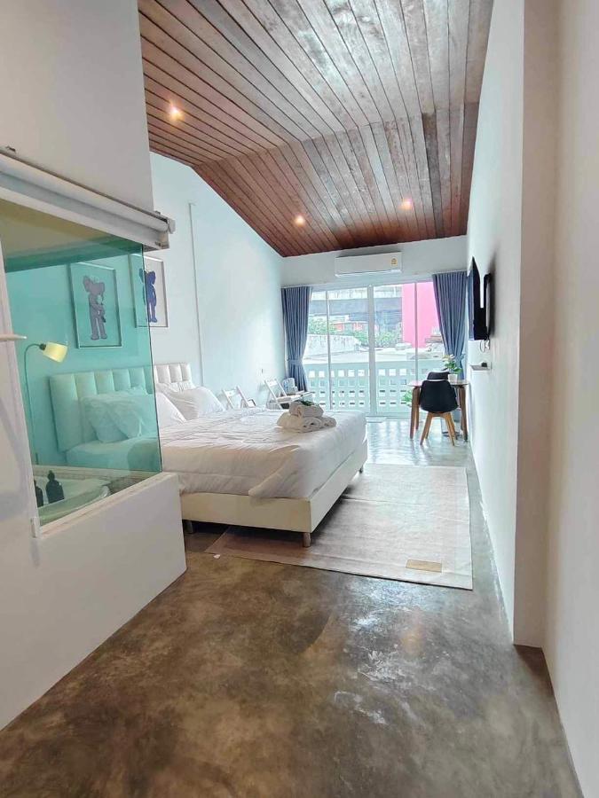 Mr Black & Ms White -Self Check In Accommodation Bangkok Exterior photo