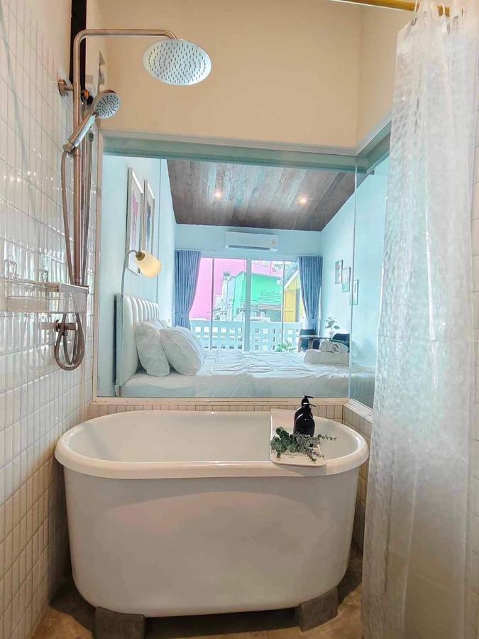 Mr Black & Ms White -Self Check In Accommodation Bangkok Exterior photo